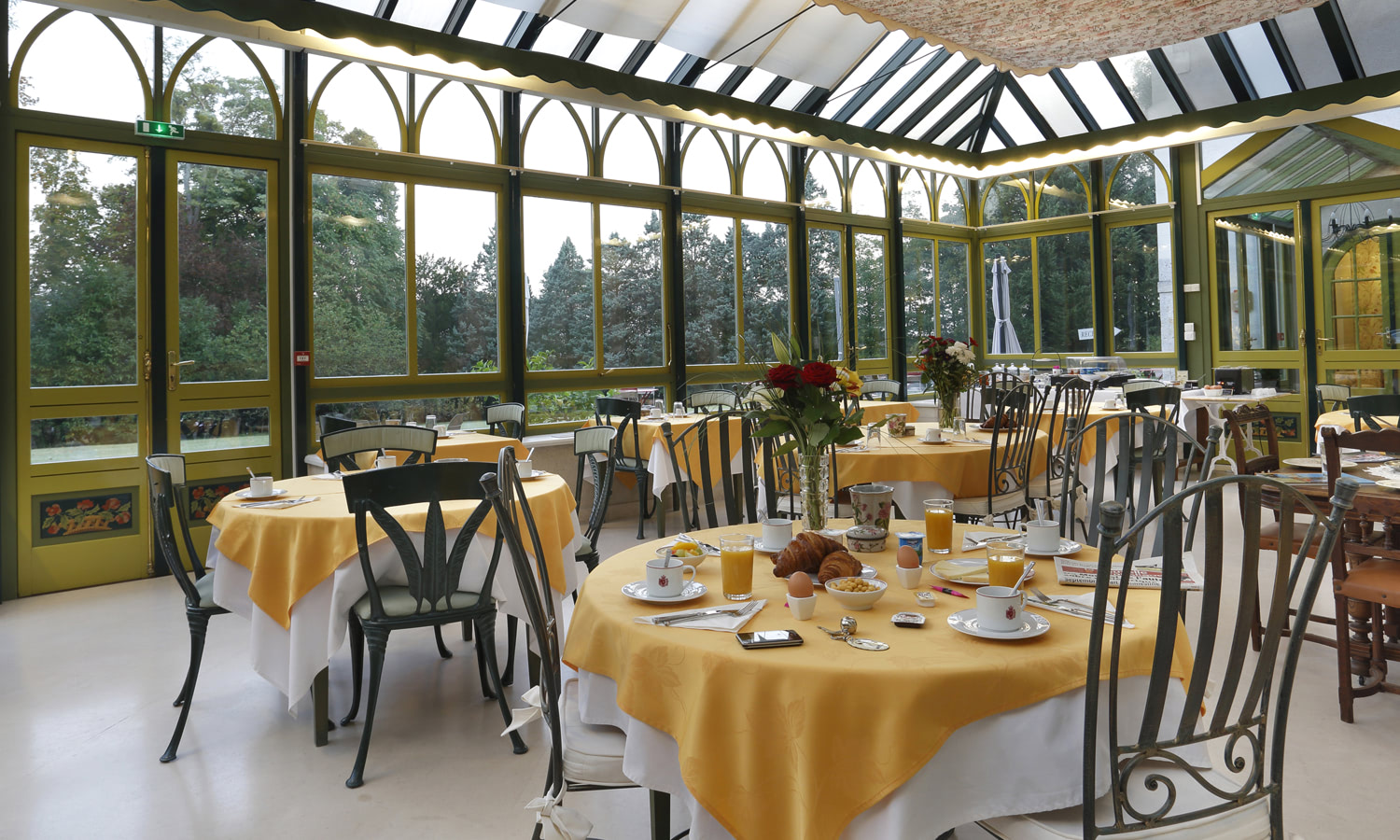 Jardin d hiver - petit dejeuner 01